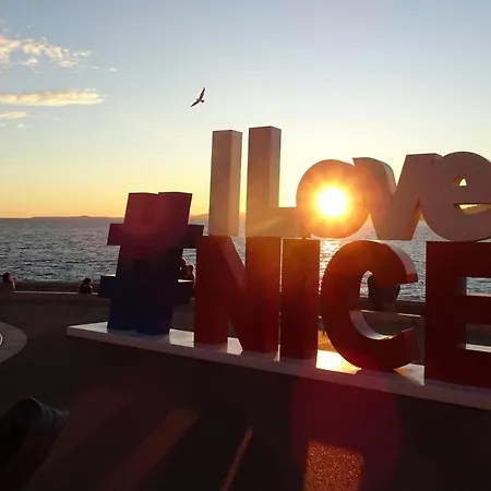 Les Gerardines By Enjoynice, 3-room With Airco And Balcony